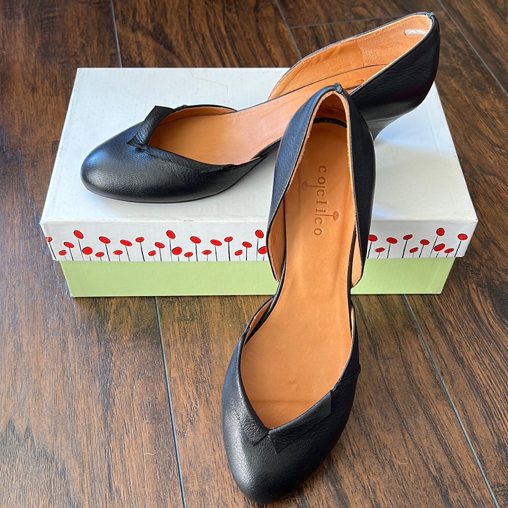 Same 🔥 Anthropologie Coclico d’orsay 2 piece kitten heels 7 37